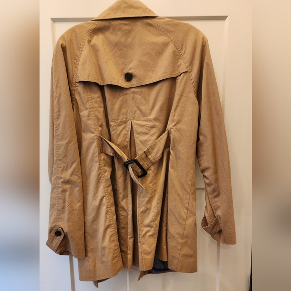 Light weight Jacket - Picture 3 of 3